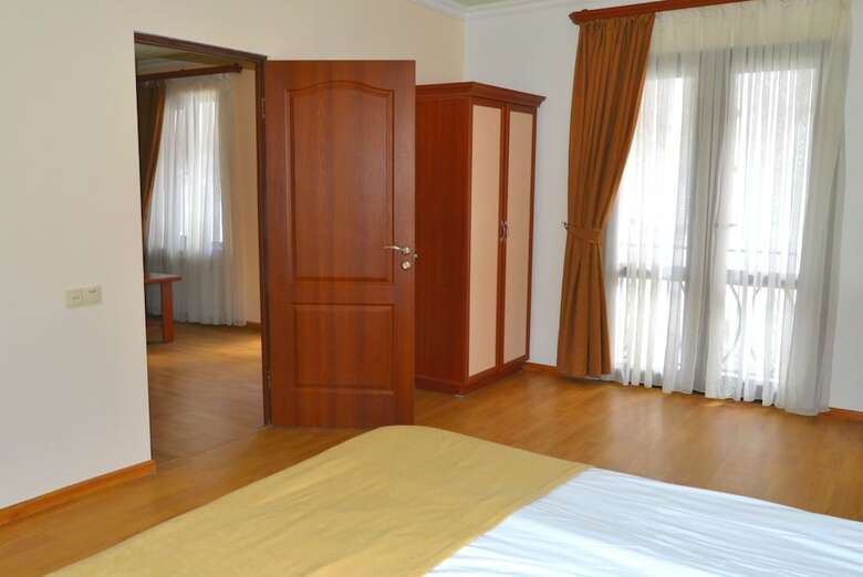 Ariana Family Hotel