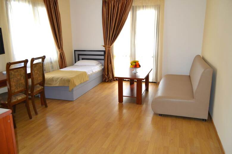 Ariana Family Hotel