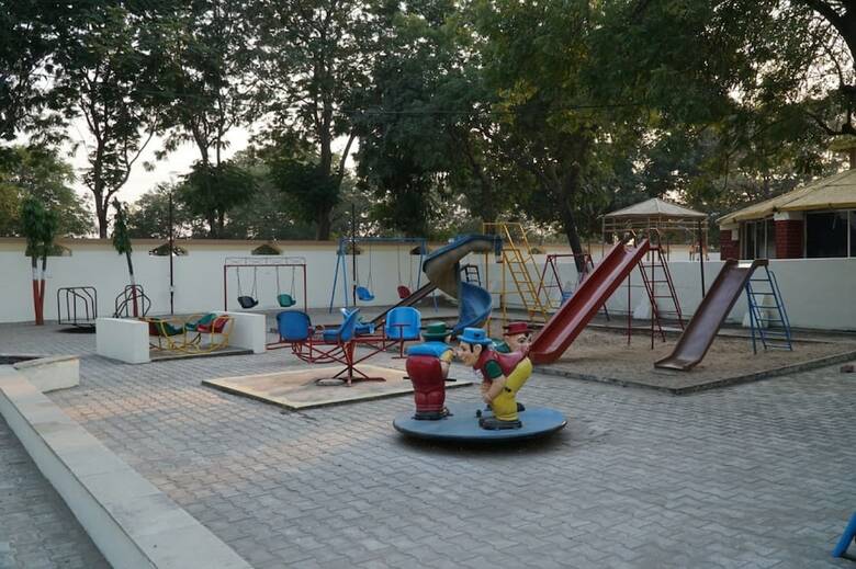 Apartamento Neel Kanth Motels & Hotel