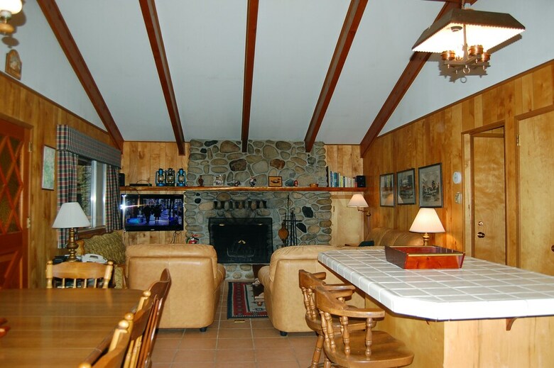 Cabana Ackley's Place