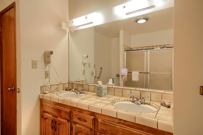 Cabana Bordentown West