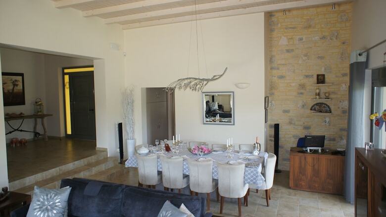 Apartamentos Patras Villa Elia