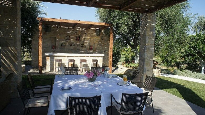 Apartamentos Patras Villa Elia