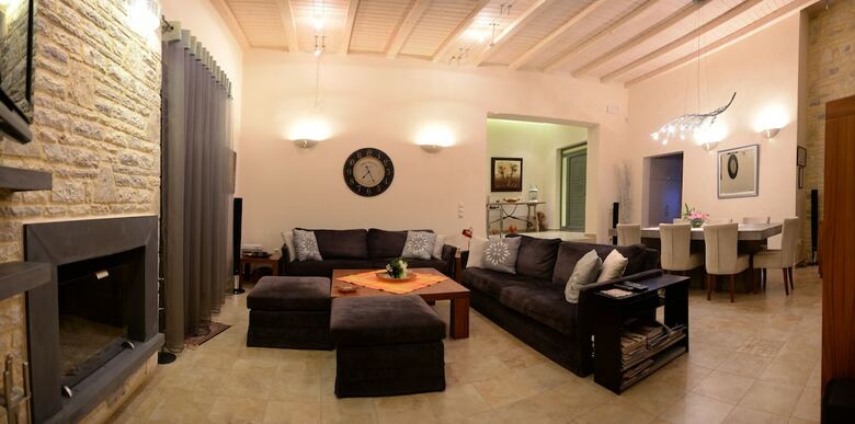 Apartamentos Patras Villa Elia