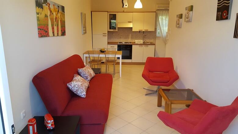 Apartamentos Patras Palm Tree