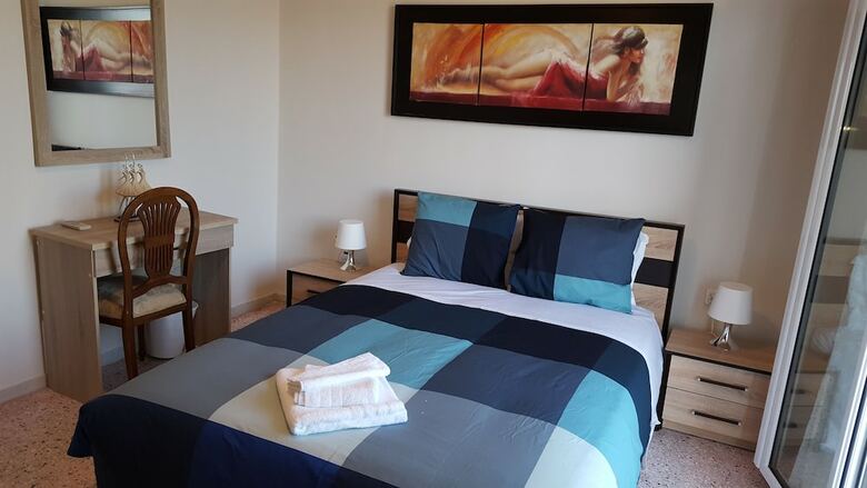 Apartamentos Patras White Castle