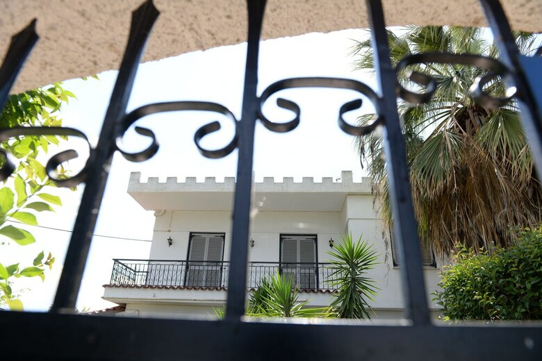 Apartamentos Patras White Castle
