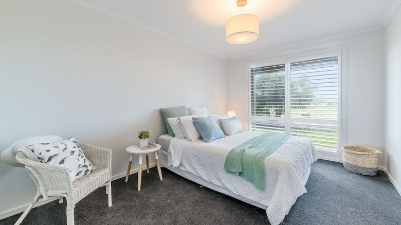 7 Graydens With Views In Ventnor