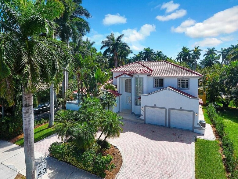 Beautiful Hollywood Beach 4b/r Home W/heated Pool