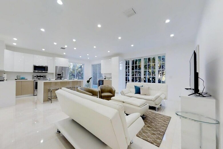 Beautiful Hollywood Beach 4b/r Home W/heated Pool