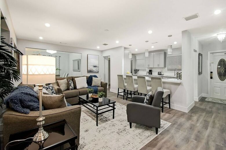 Comfortable Luxurious Home Min To Beach W/hottub