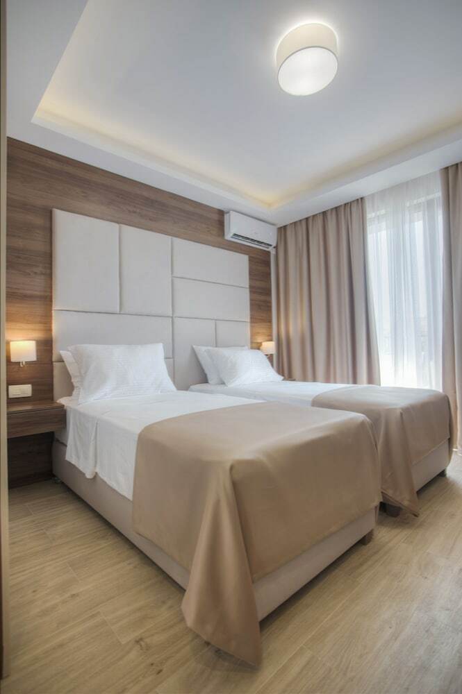Hotel Twelve