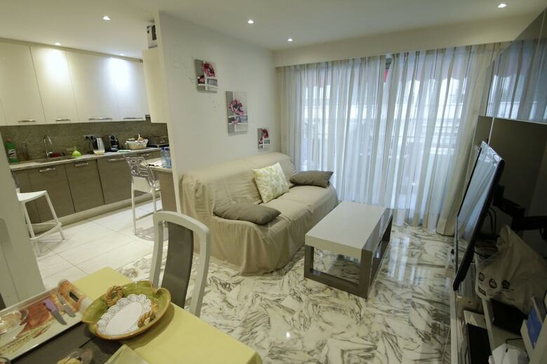 B&B Le France Nice Centre