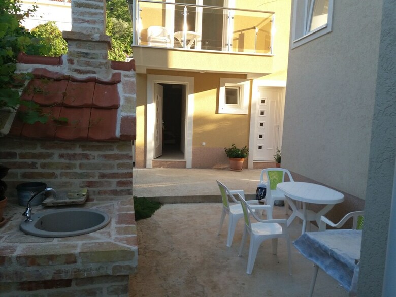 Hera Apartments