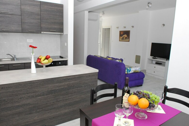 Hera Apartments