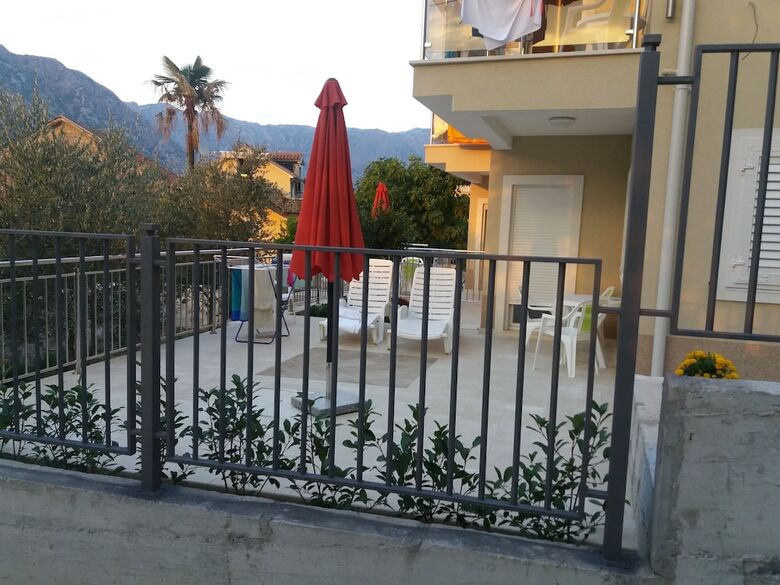 Hera Apartments