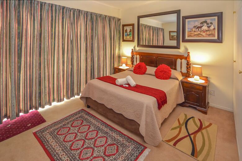Hotel 7 Eland Boutique Guesthouse