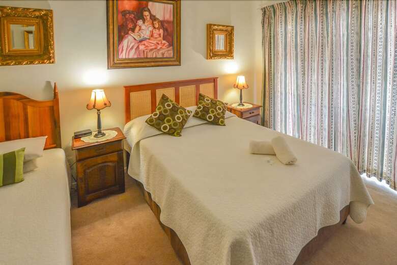 Hotel 7 Eland Boutique Guesthouse