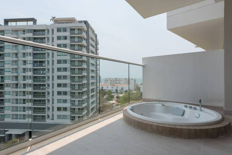 Apartamentos Martinique By Nomad Guru