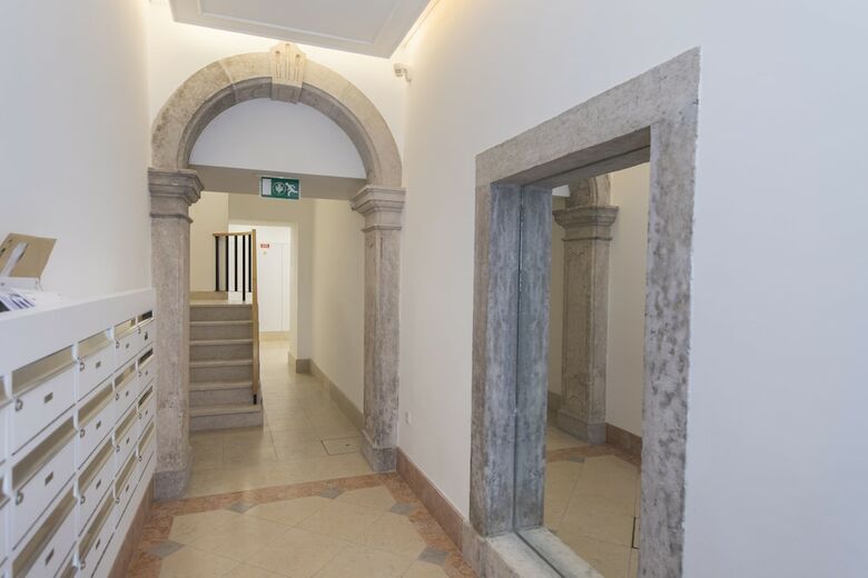 Apartamentos High Ceiling Duplex Apt Cais Do Sodre