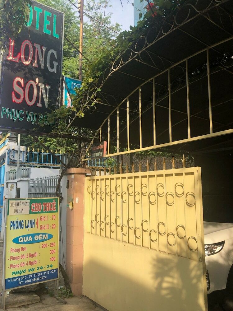 Oyo 627 Long Son Hotel