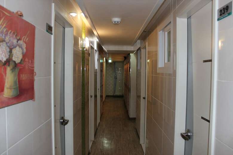 Hotel Living Castle Single Room