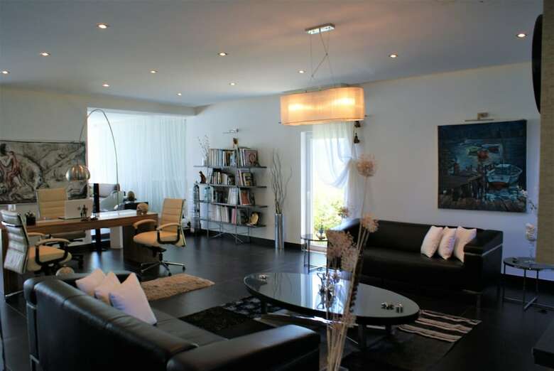 The Lake Villa Mountains & Sea View