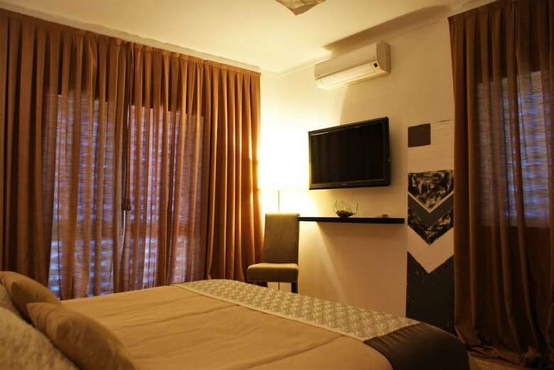 The Lake Villa Mountains & Sea View
