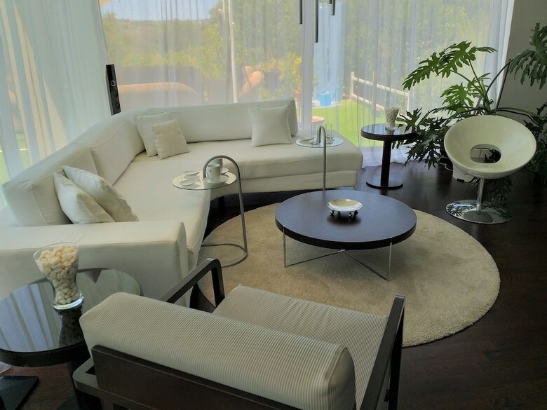 The Lake Villa Mountains & Sea View