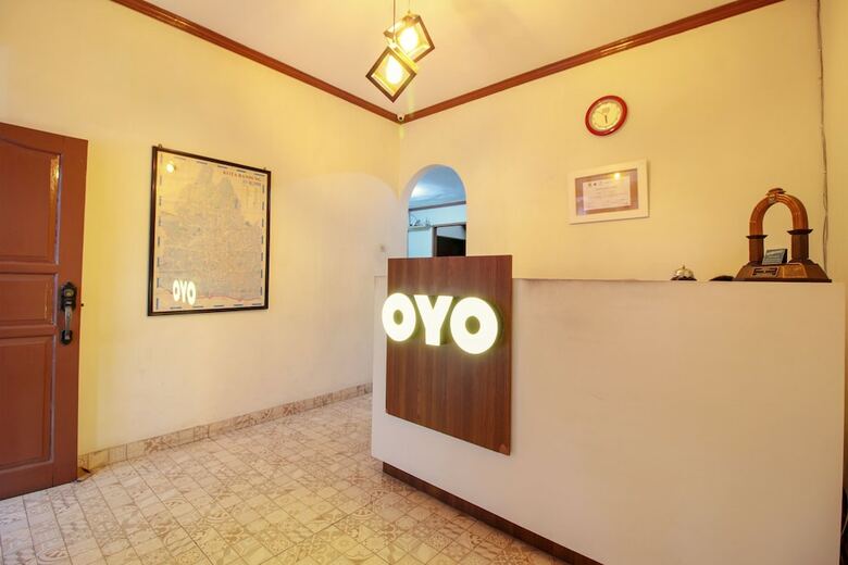 Oyo 249 Hotel Astria Graha