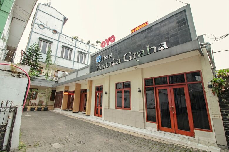 Oyo 249 Hotel Astria Graha