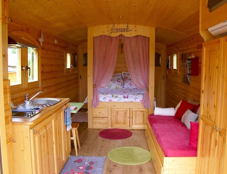 Cabana Roulottes Autour Du Puits