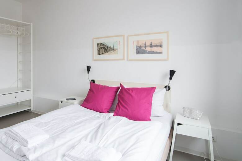 Apartments Elpilar Wedding