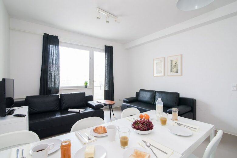 Apartments Elpilar Wedding