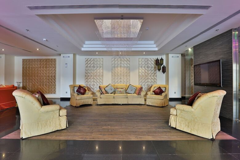 Oyo 428 Maya Palace Hotel