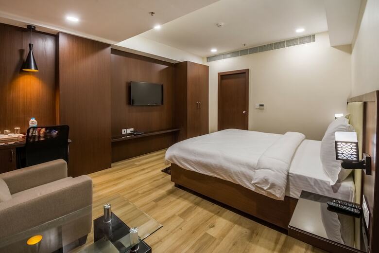 Hotel Karunya Residency