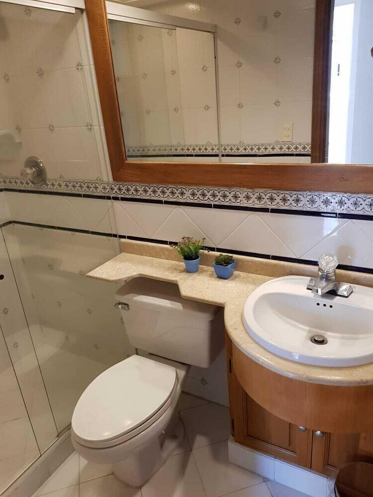 Apartamentos Alcazar de Oviedo By Nomad Guru