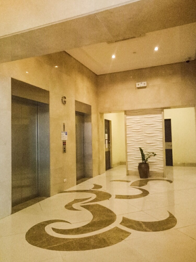 Airport T3 Newport Condotel