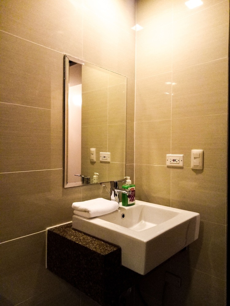 Airport T3 Newport Condotel