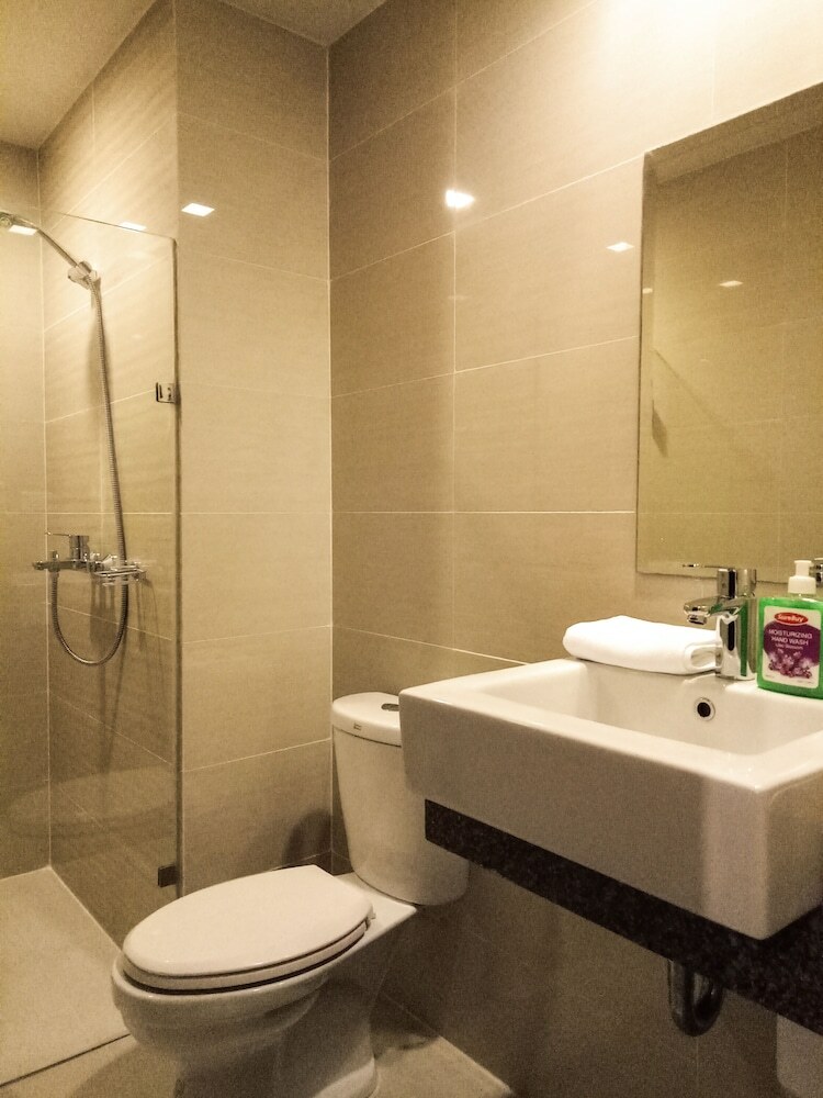 Airport T3 Newport Condotel