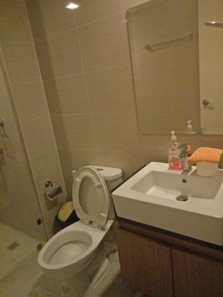 Airport T3 Newport Condotel