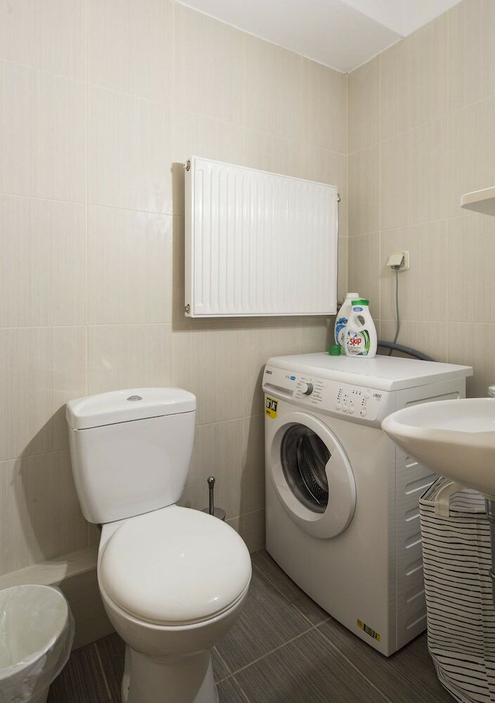 Scorpio Deluxe Apartment With Private Garden