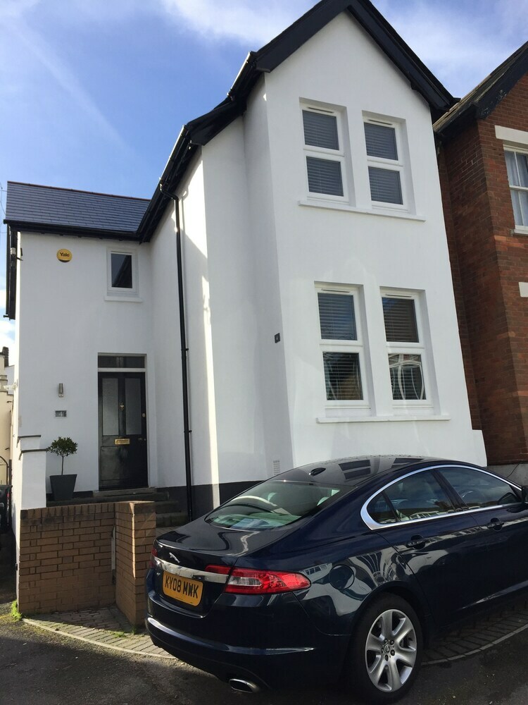 Stylish Town Centre House - Reef House