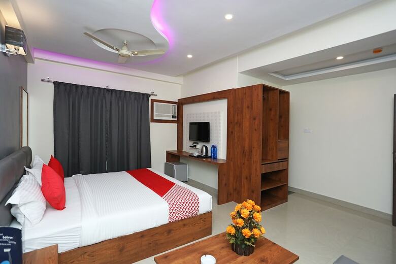 Hotel Oyo 28757 Pikus Inn