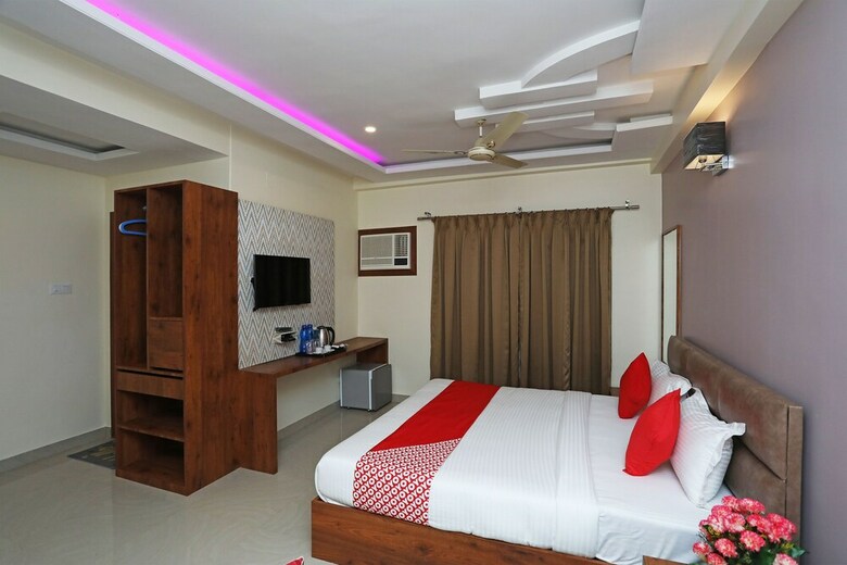 Hotel Oyo 28757 Pikus Inn
