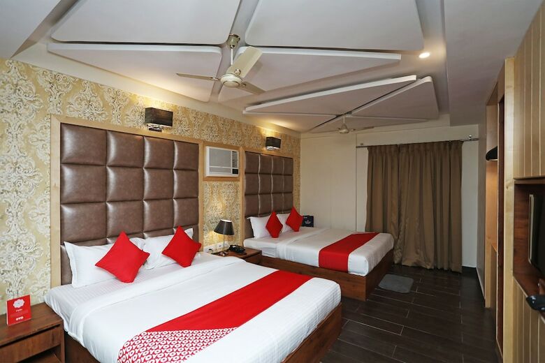 Hotel Oyo 28757 Pikus Inn