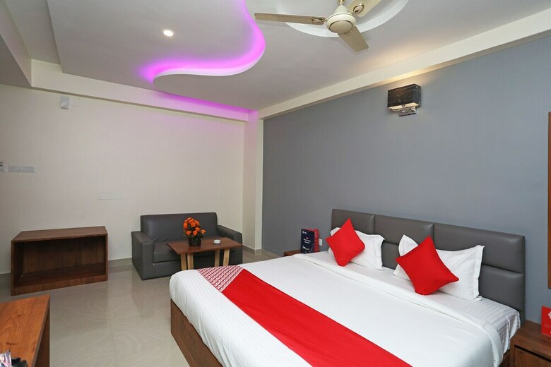 Hotel Oyo 28757 Pikus Inn