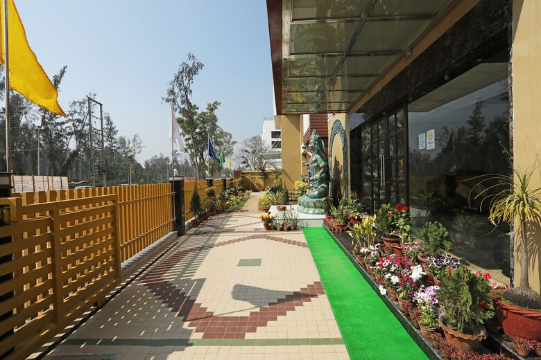 Hotel Oyo 28757 Pikus Inn