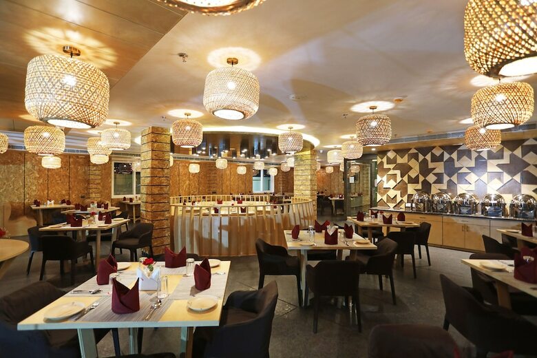 Hotel Oyo 28757 Pikus Inn
