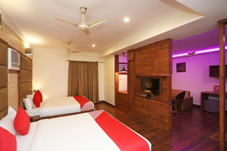 Hotel Oyo 28757 Pikus Inn